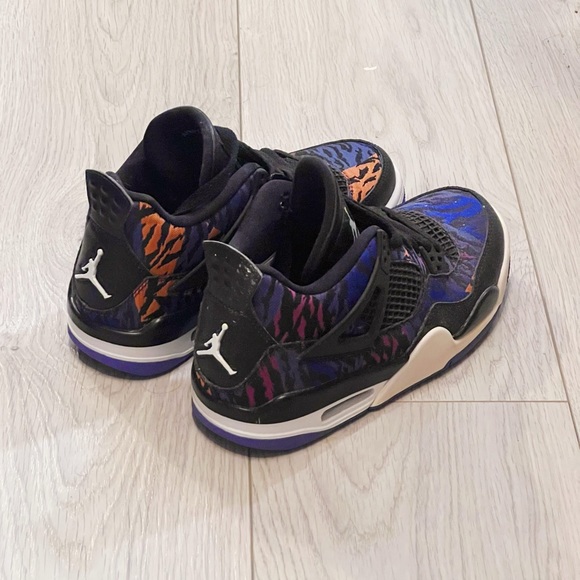 Jordan 4 Black Rush Violet - Picture 2 of 5